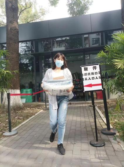 说明: 9.13帮老人取东西2